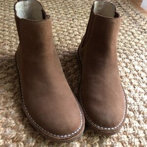 New: LL Bean Stonington Chelsea Boot.